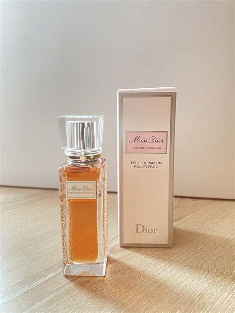 miss dior frais et sensuel|DIOR Miss Dior Roller.